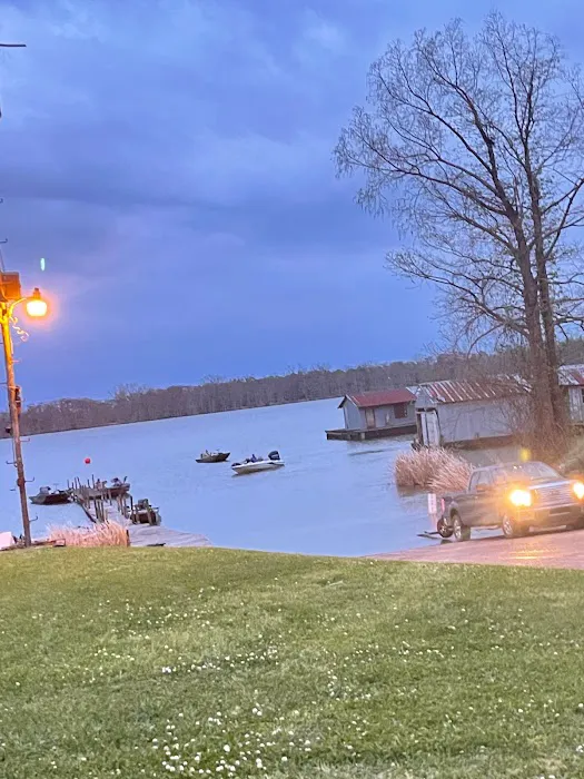 Tom Bell's rv park, boat landing and trailer rentals 1