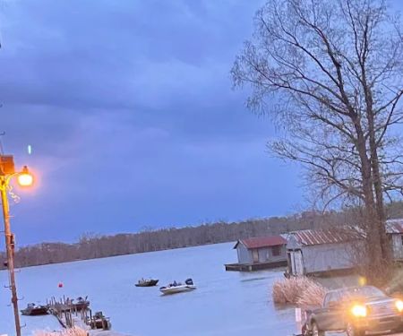 Tom Bell's rv park, boat landing and trailer rentals