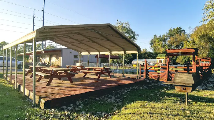 Quilly's Magnolia RV Park 4