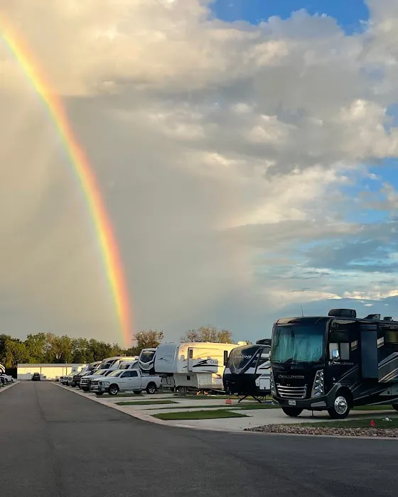 Hardy's Resort RV Park - College Station 10