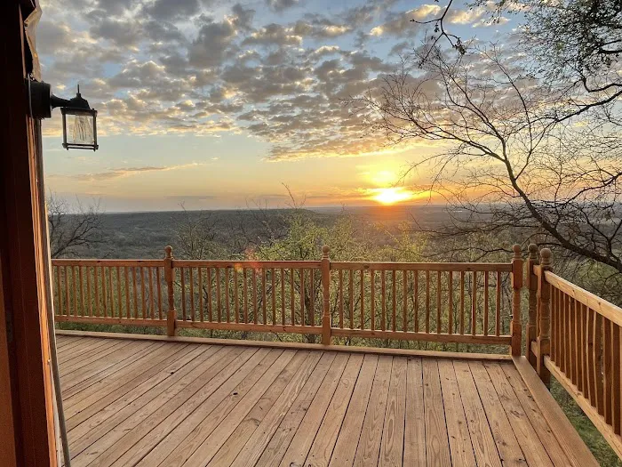 Cross Timbers Glamping Company 6