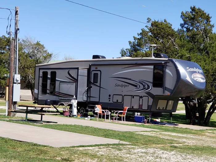 Lake Life RV Park - Lake Whitney 5