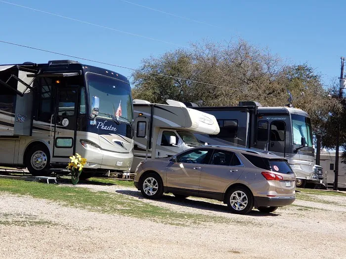 Lake Life RV Park - Lake Whitney 9