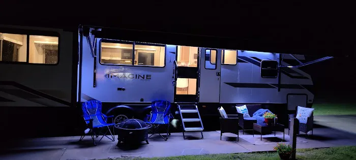 Peninsula Point RV & Tiny Home Luxury Resort 8