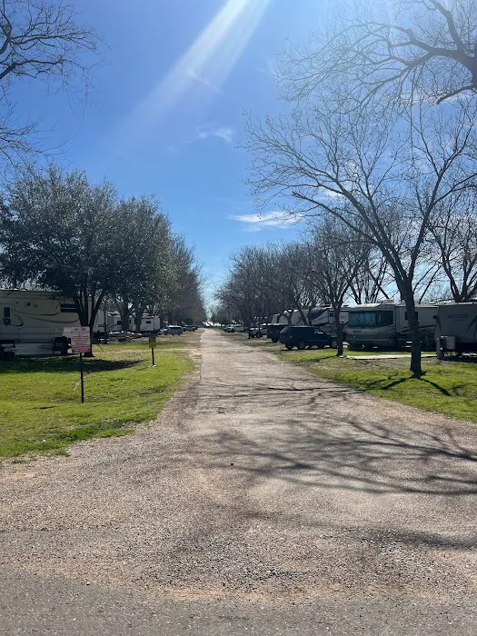 Patriot RV Park - Waco 3