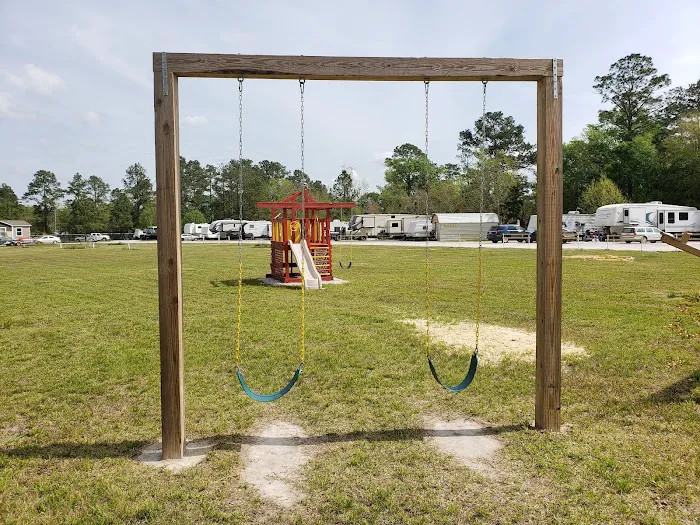 Lakeview Carriage RV Park 7