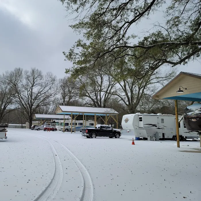 Great Escape RV Park of Lake Conroe 9