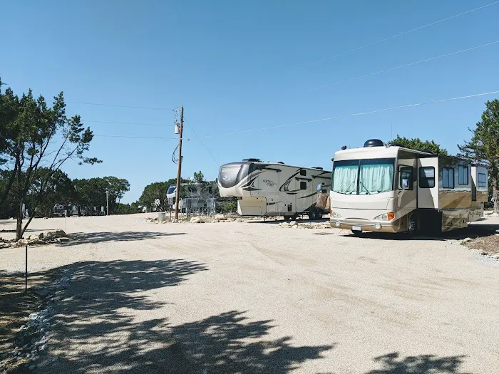 Camp Caravan RV Park Waco 8
