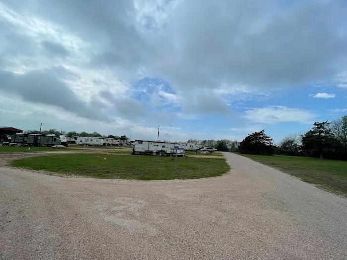 Nicholson Lake Road RV Park 6