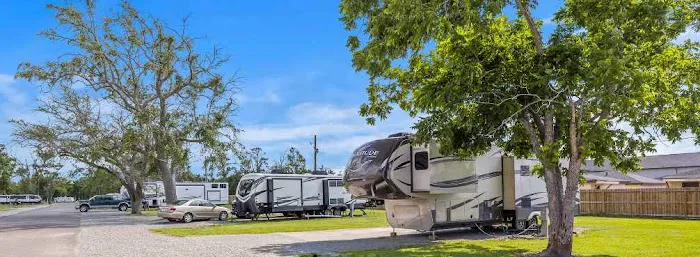 Rustic Oak RV Park 6