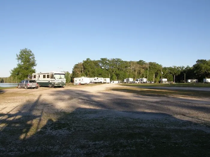 La Maison Des Chenes & Mermentau RV Park 1