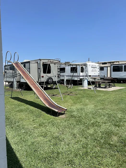 L & R RV Park 3