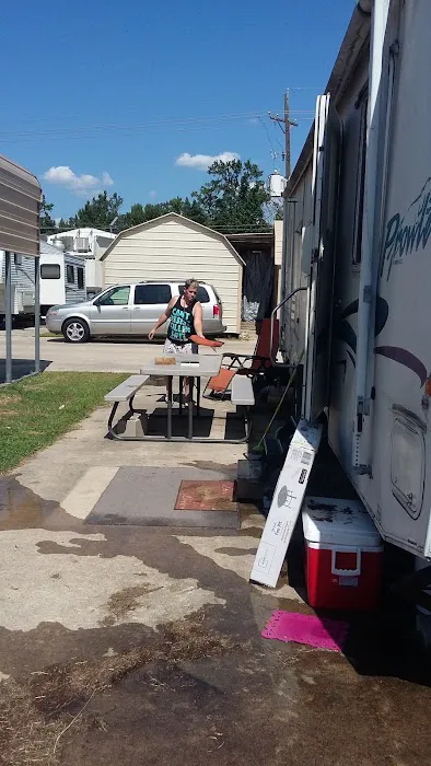 R & L RV Park 3