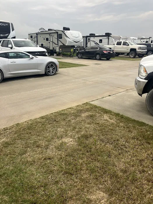 Roundbunch Bayou RV Resort 3