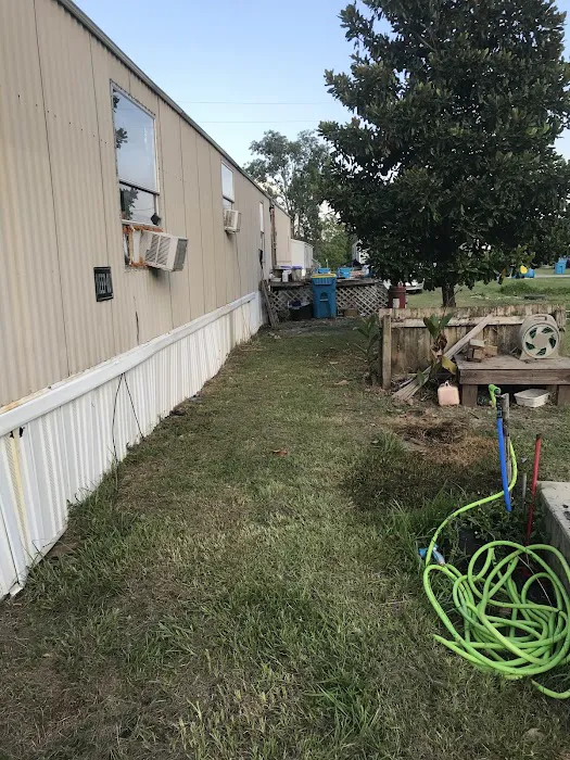 Cajun Grav Mobile Home Park 10