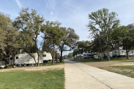 Artesian Rv Park and Campground