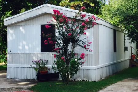 Pine Villa Manufactured Home & RV Community