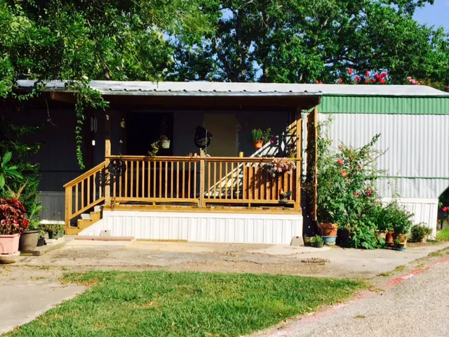 Pine Villa Manufactured Home & RV Community 2