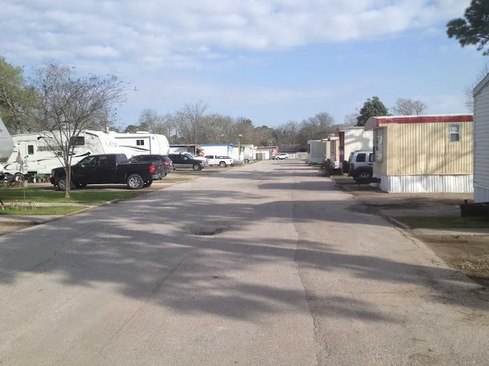 Pine Villa Manufactured Home & RV Community 5