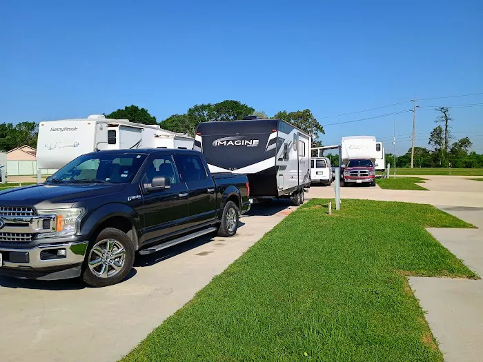 Junction Meadows RV Park 9