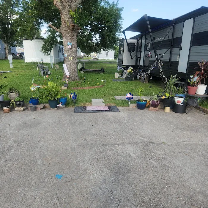 Carlyss Acres Mobile Home Park 7