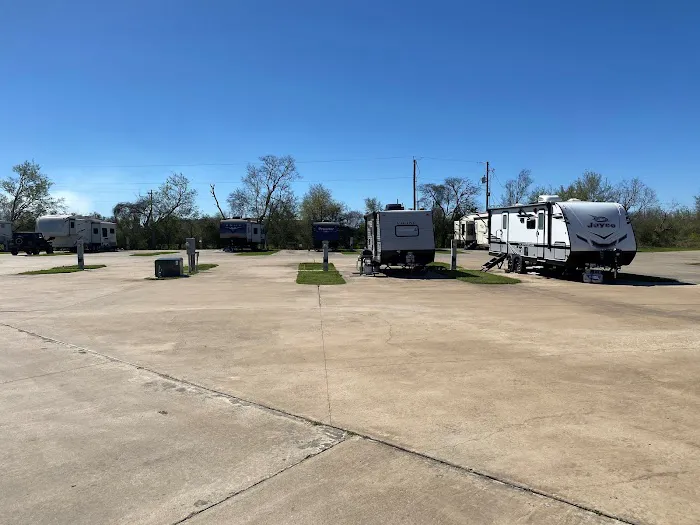 AAA RV Park On The Lake 1