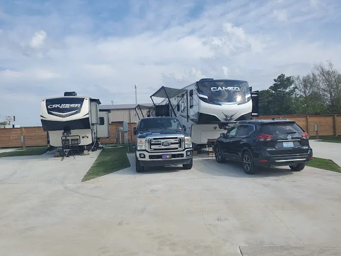 Orangefield RV Park 9