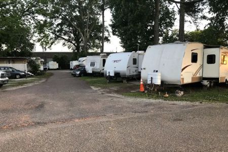 Courtney's RV Park, Baton Rouge