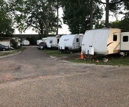 Courtney's RV Park, Baton Rouge