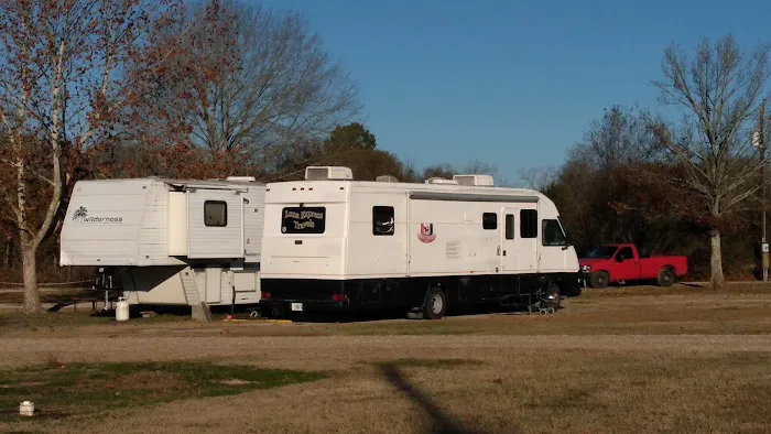 Round Top-Carmine RV Park 8