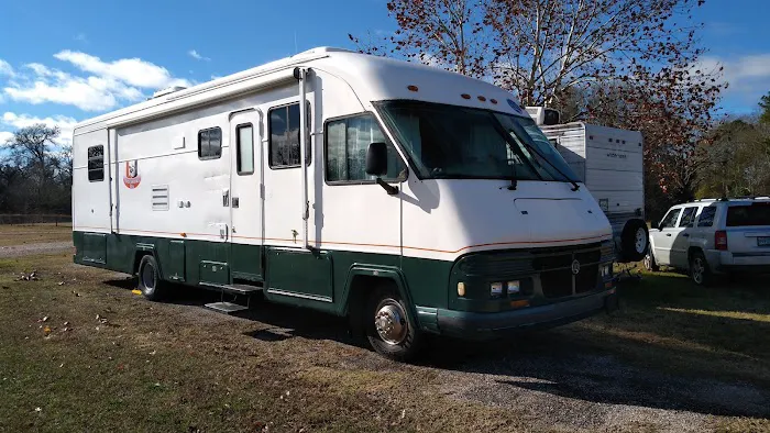 Round Top-Carmine RV Park 9