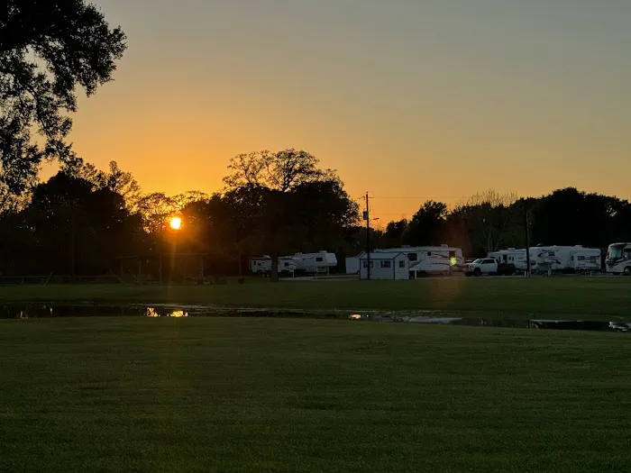 Round Top-Carmine RV Park 6