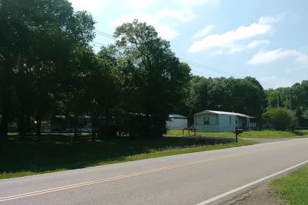 Leaning Oaks Mobile Home Park