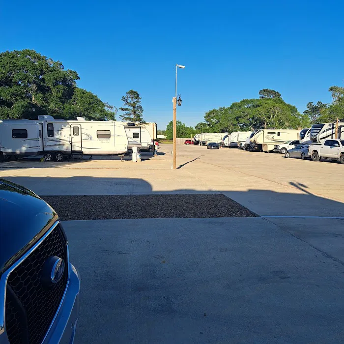 Sealy RV Park 2