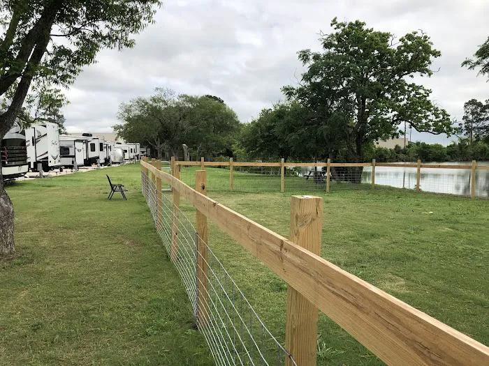 Sealy RV Park 10