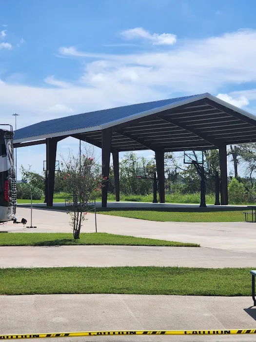 Summer Breeze USA RV Resort & Waterpark 8