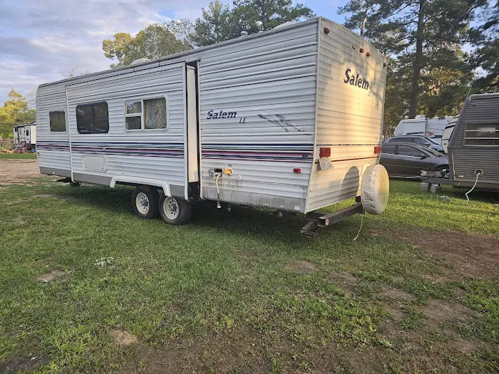 Pinewood Trails RV Park 3