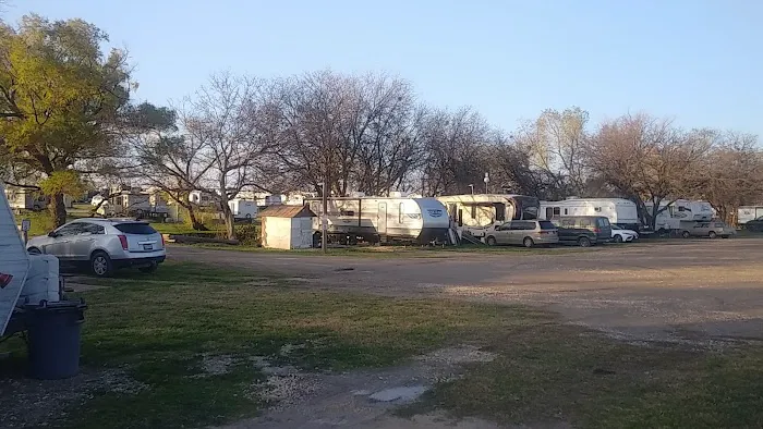 Lucky's RV Park 7