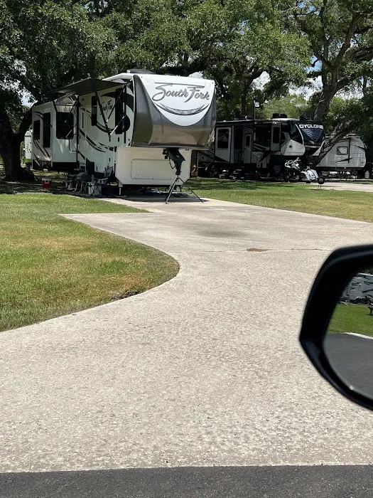 Houston Leisure RV Resort 3