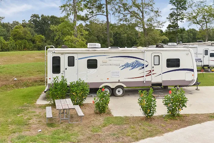 Houston Leisure RV Resort 7