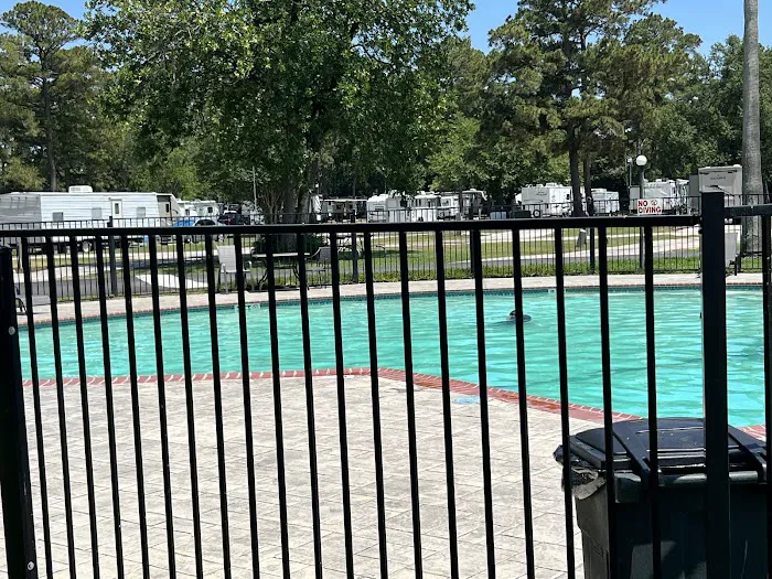 Houston Leisure RV Resort 10