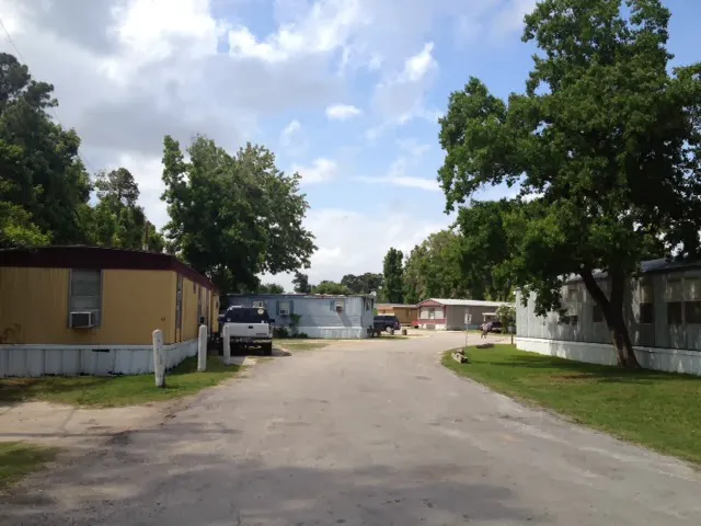 Shady Oaks RV & Mobile Home Park 4