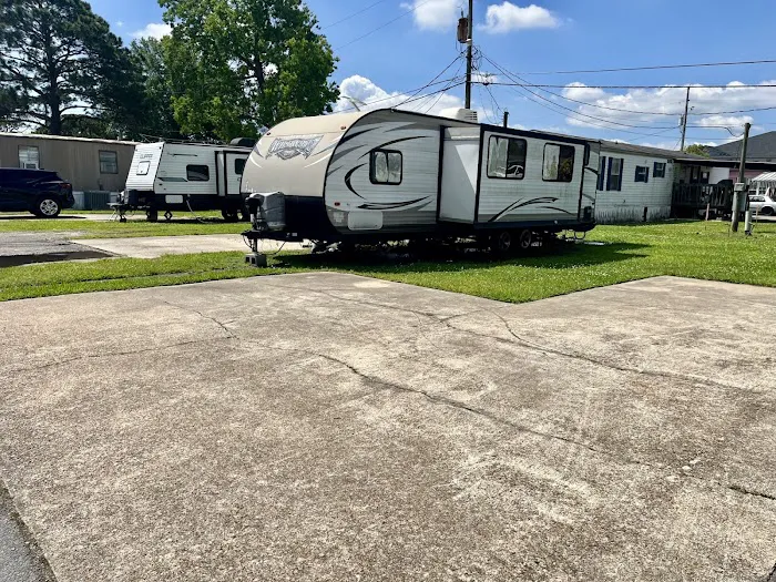 Meadowlark RV & Mobile Home Park 5