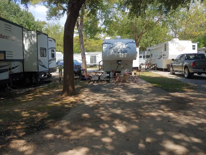 Spring Oaks Mobile Home & RV Prk 2