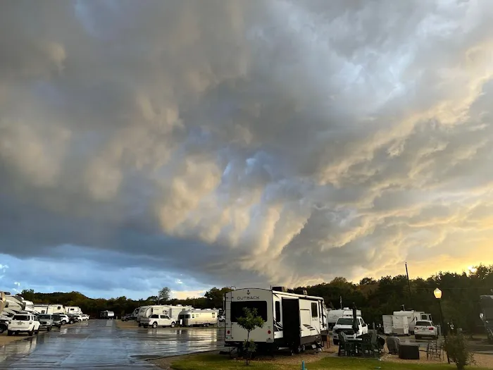 Basin RV Resort - Belton 4