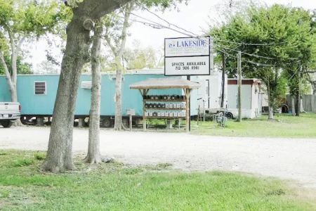 Lakeside RV & Mobile Home Park
