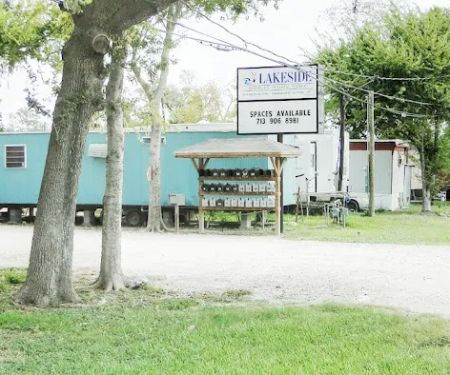 Lakeside RV & Mobile Home Park