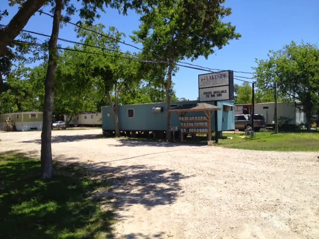 Lakeside RV & Mobile Home Park 4