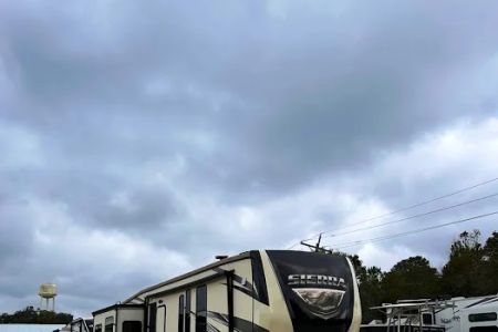 Sunrise Winnie RV Park & Storage