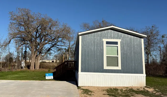 Los Robles Mobile Home Community 1